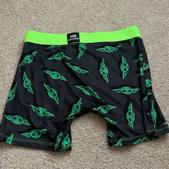 “Crazy Boxer: Star Wars Mandalorian size medium” - Picture 2 of 7